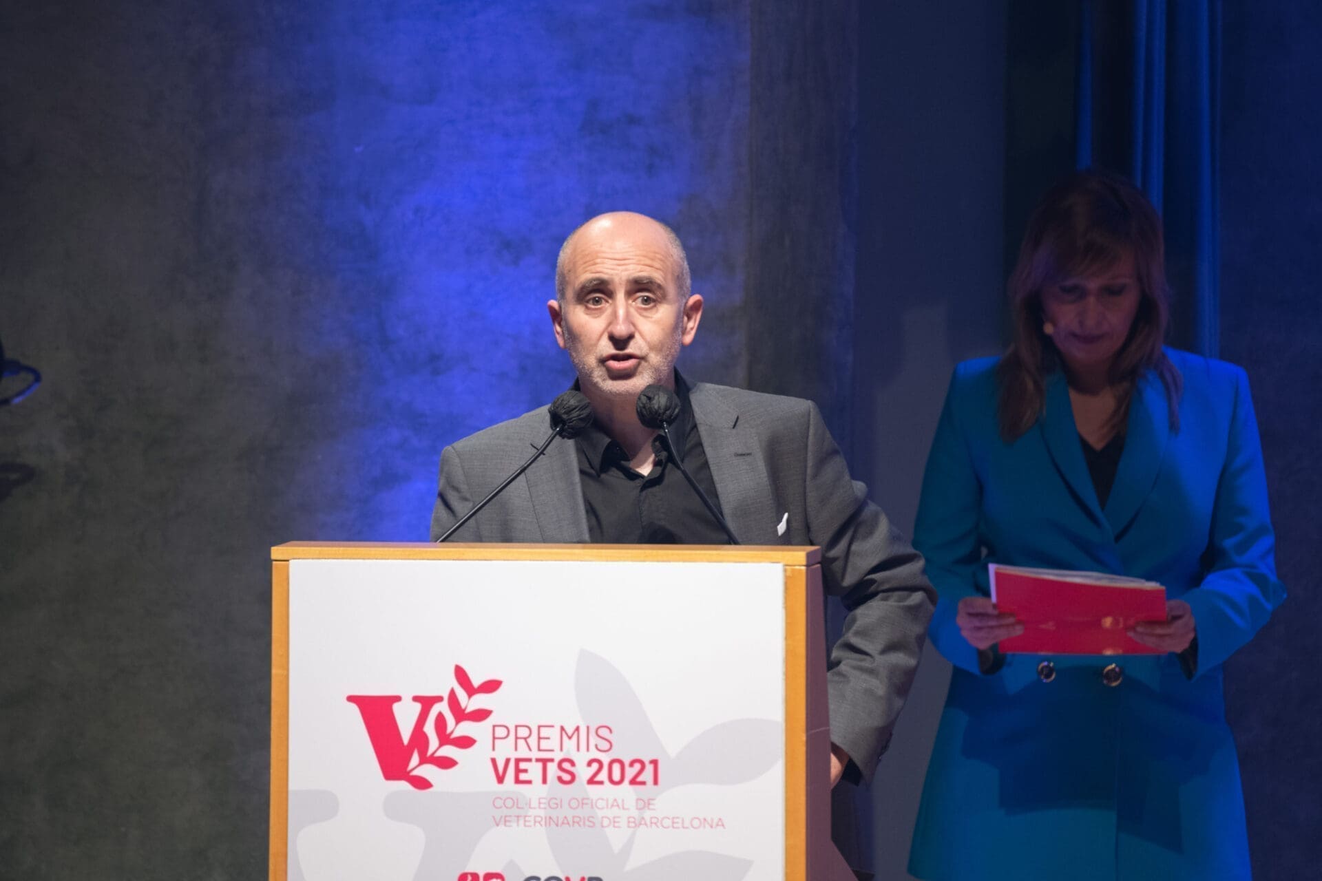 L'Investigador de l'IRTA-CReSA a la gala dels Premis VETS.
