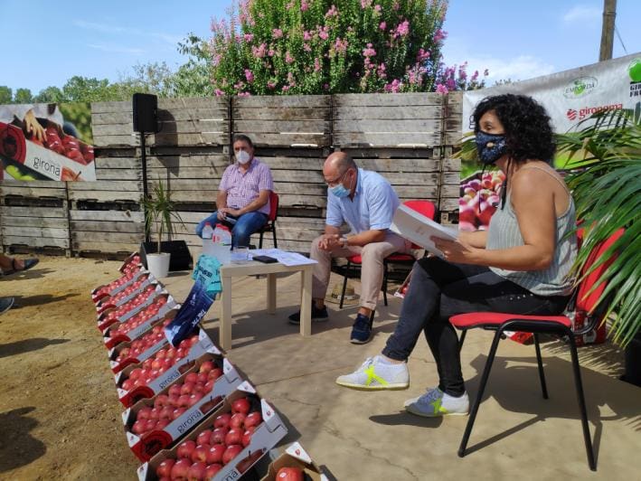 Joan Bonany (IRTA Mas Badia), Llorenç Frigola (Poma de Girona) i Elisabet Sánchez (DARP), a la presentació de dimarts