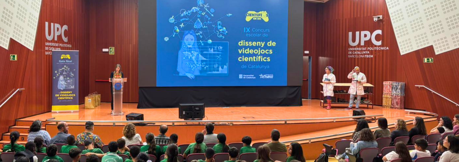 Marina Llobet i Marta Pujol participen a la gala de cloenda de la 9a edició de CientífiKs en joc