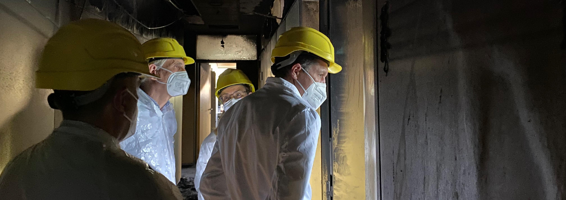 El conseller d’Agricultura, Òscar Ordeig, visita l’IRTA-CReSA per avaluar els danys causats per l’incendi